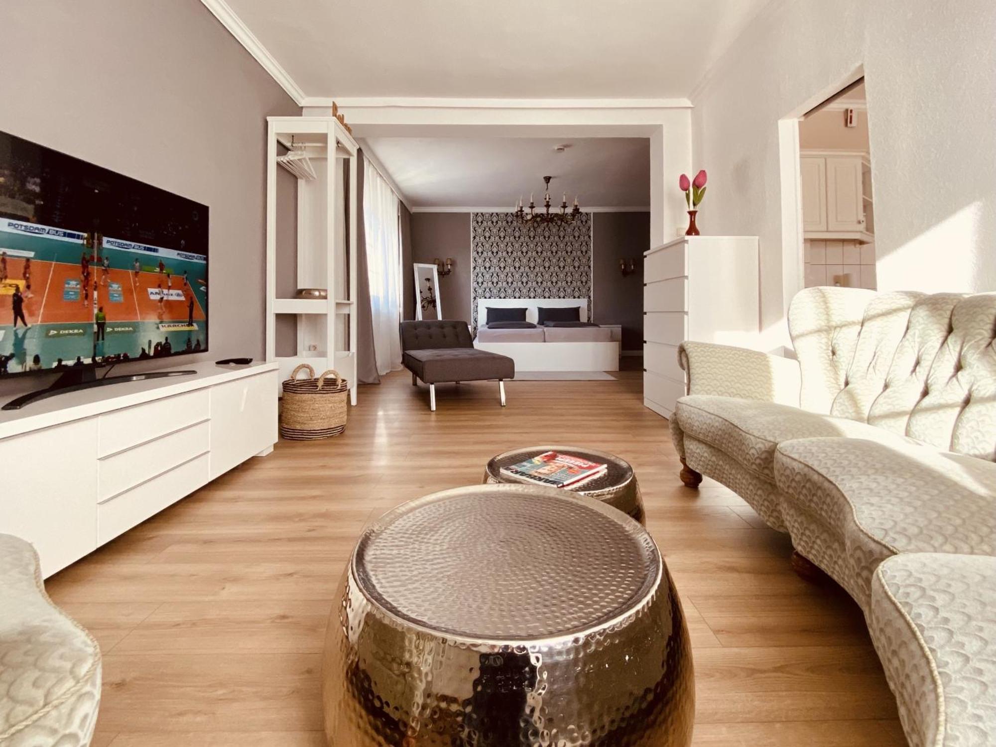 Casa Rehse: Stylish Apartment with Self-Check-In & Smart TV Erfurt Exterior photo